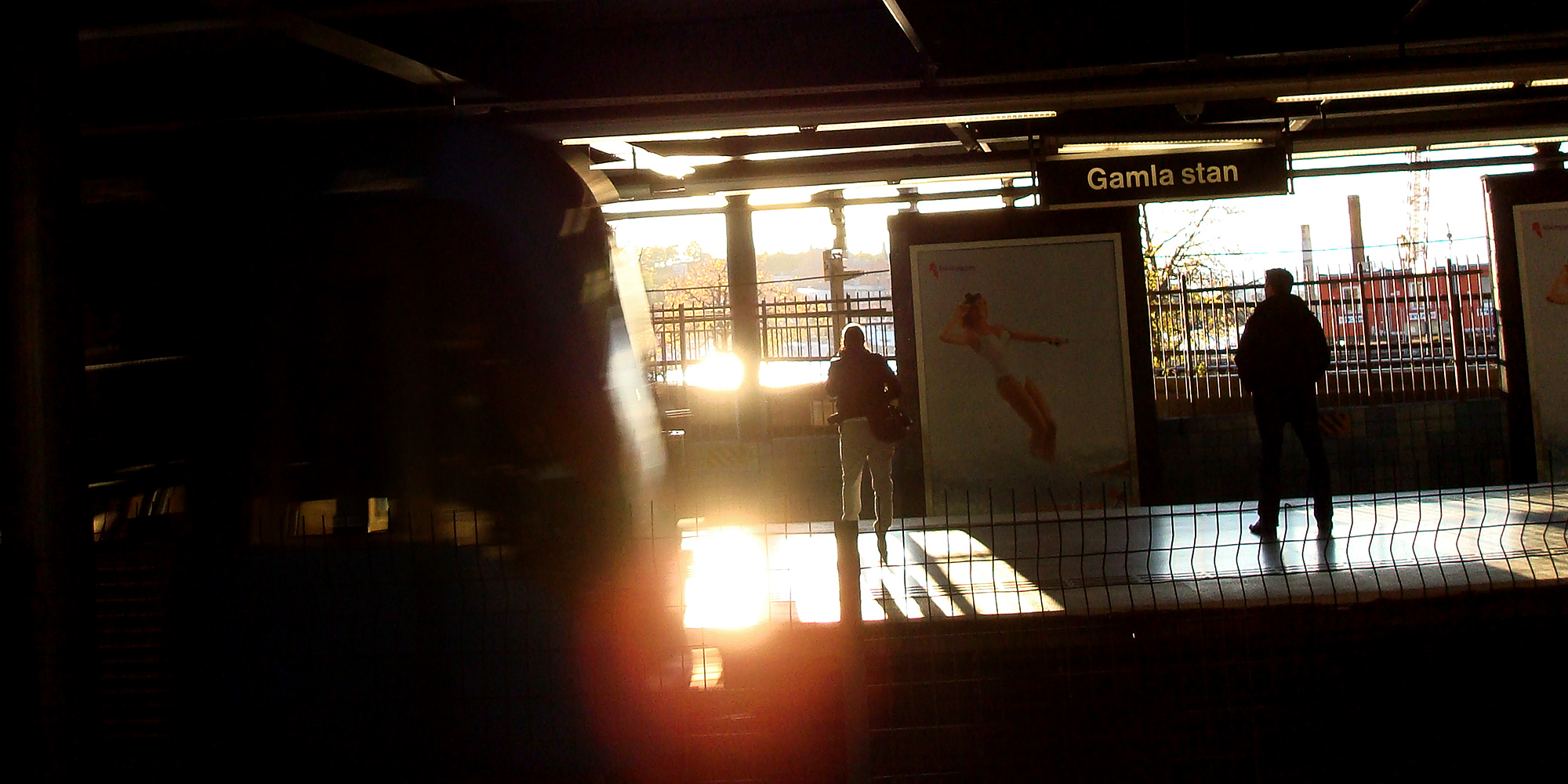 Gamla stans tunnelbanestation i motljus