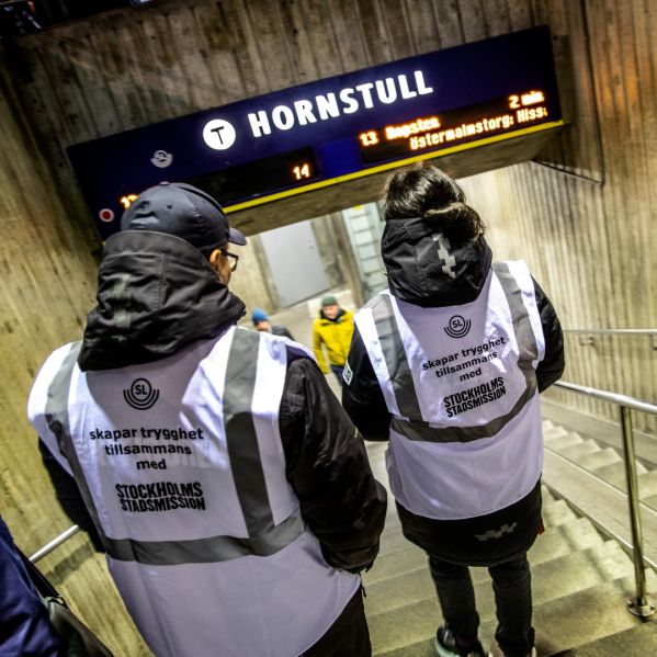 Stockholms Stadsmissions uppsökarteam i tunnelbanan